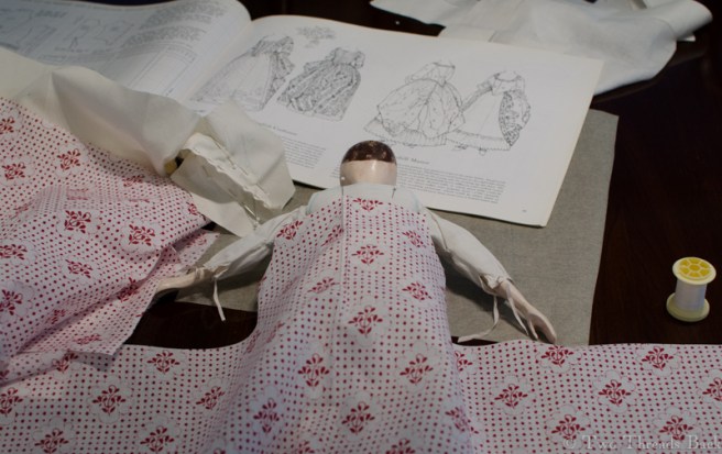 You wouldn't know that I took a dressmaking workshop at Williamsburg once upon a time. The nicest memory I have of it is their relaxed attitude toward mistakes. Yaroo! as Flavia De Luce would say!